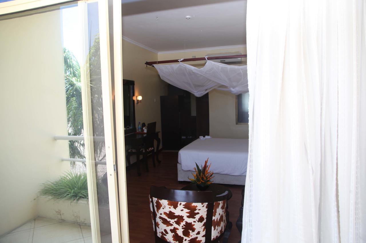 Giraffe Ocean View Hotel Dar es Salaam Exterior photo