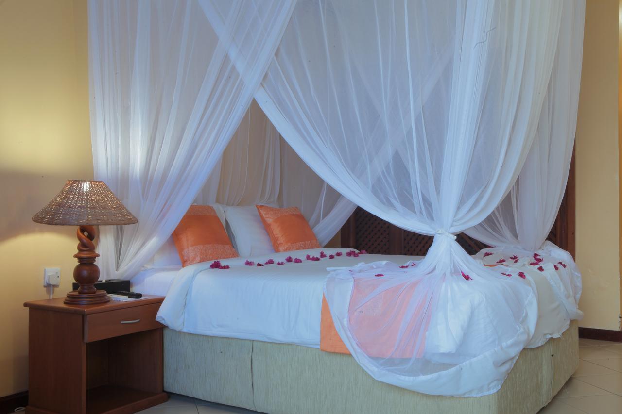 Giraffe Ocean View Hotel Dar es Salaam Exterior photo