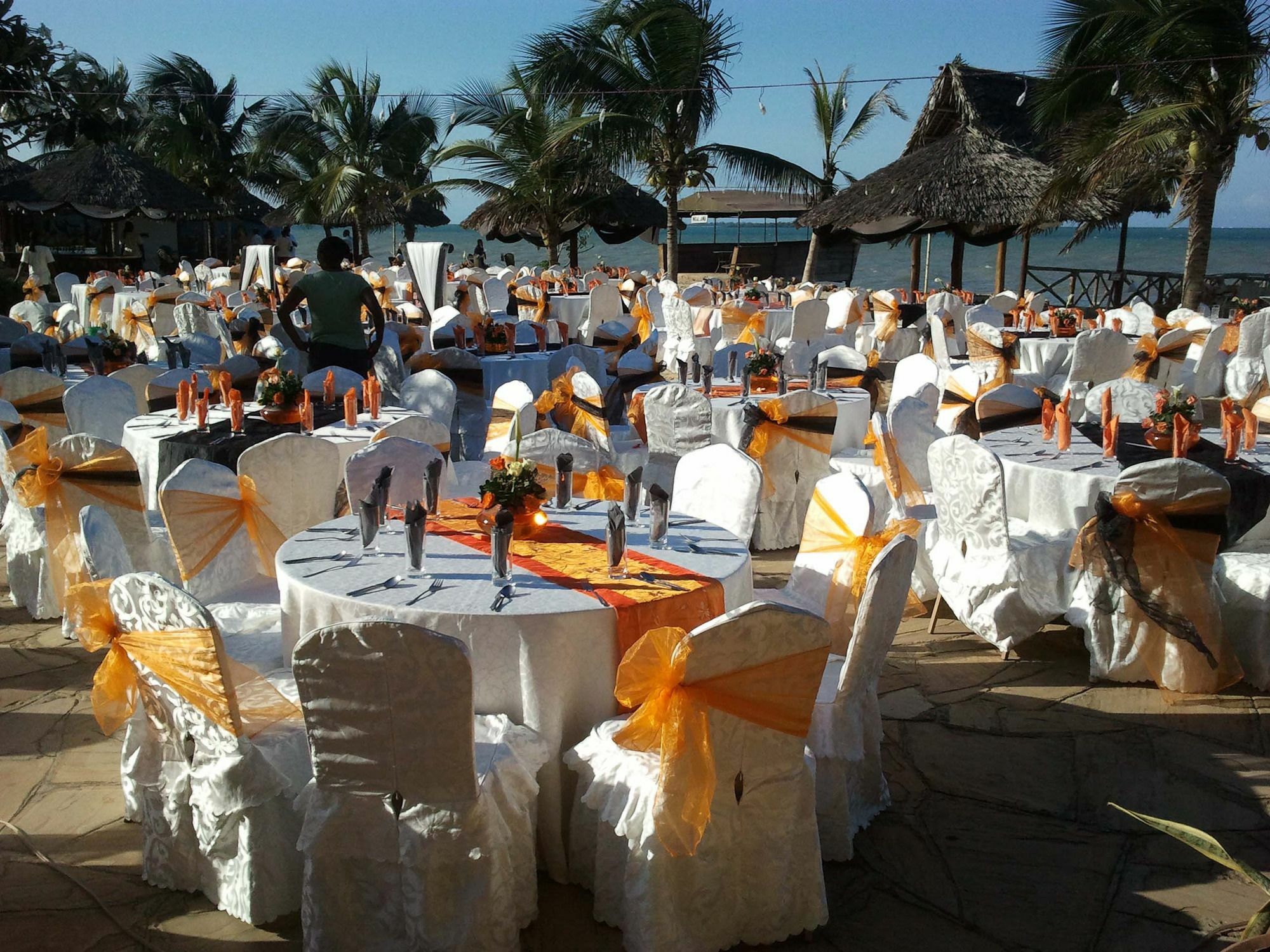 Giraffe Ocean View Hotel Dar es Salaam Exterior photo